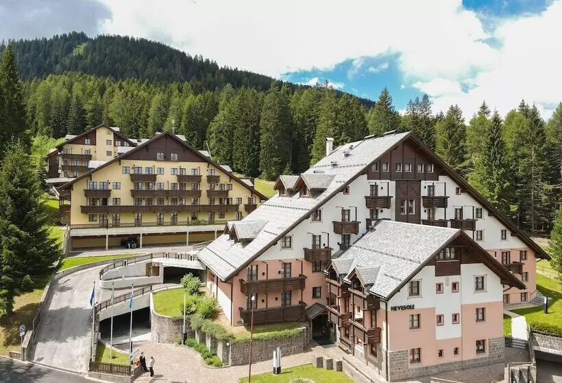 酒店 Nevesole Folgarida Resort Apart