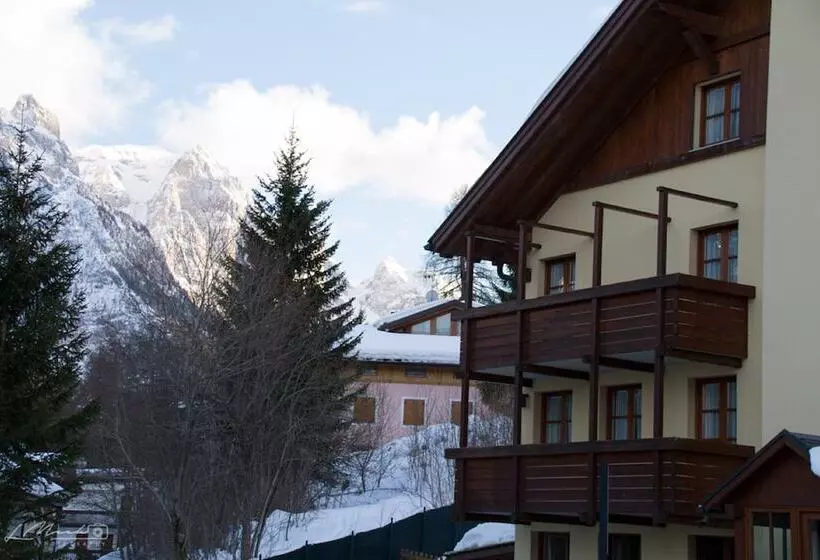 酒店 Nevesole Folgarida Resort Apart