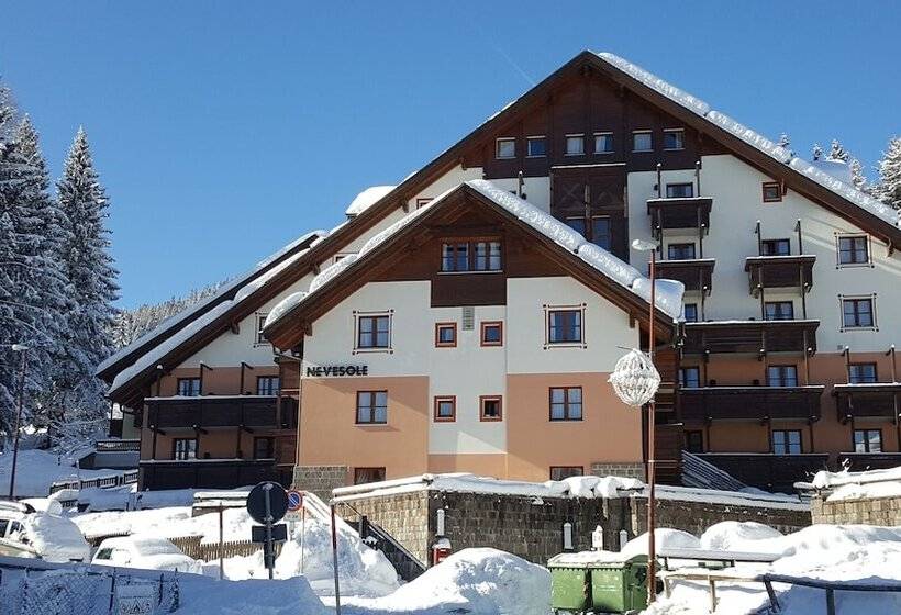 호텔 Nevesole Folgarida Resort Apart