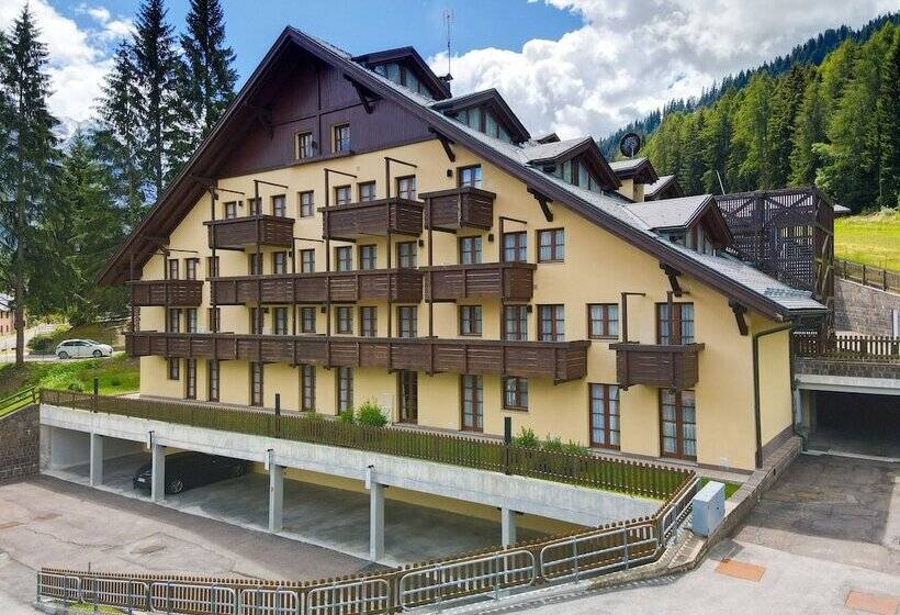 호텔 Nevesole Folgarida Resort Apart