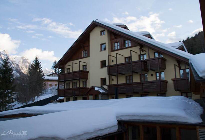 호텔 Nevesole Folgarida Resort Apart