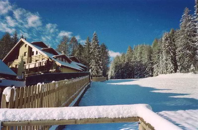ホテル Nevesole Folgarida Resort Apart