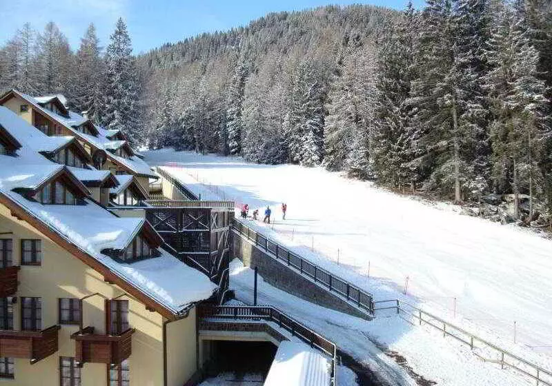 ホテル Nevesole Folgarida Resort Apart