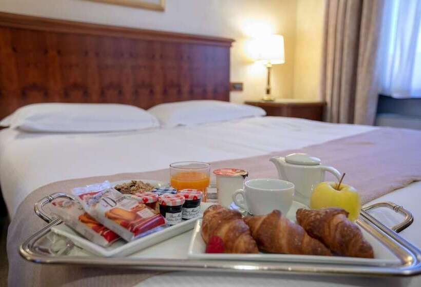 Отель Scia' On Martin