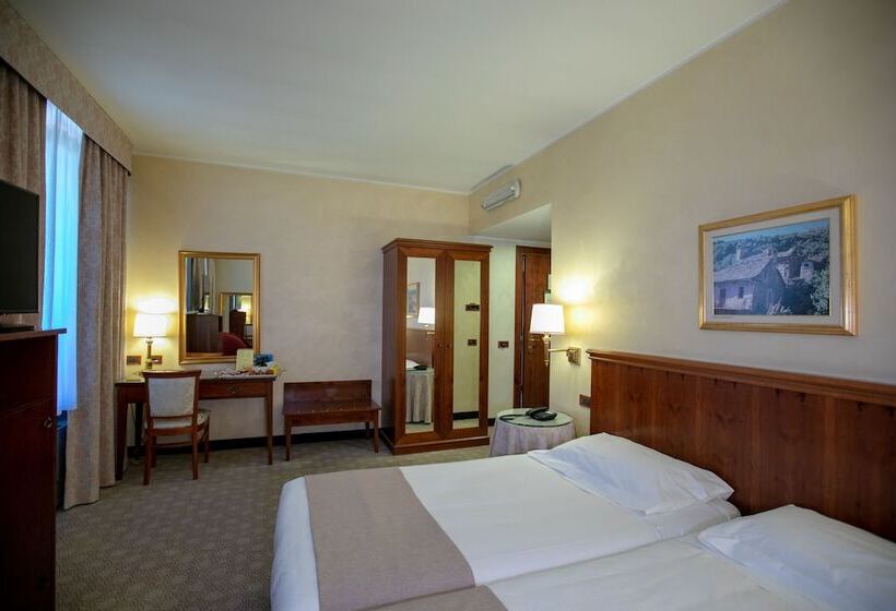 Отель Scia' On Martin