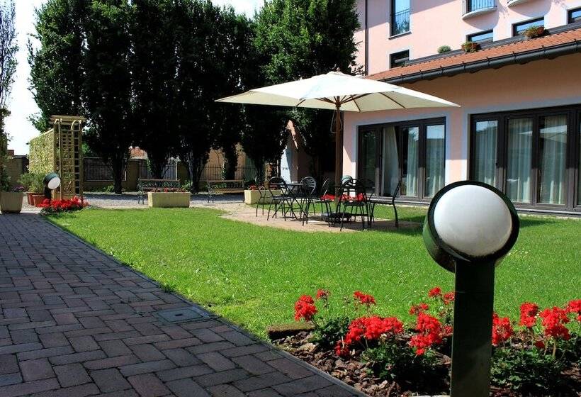 Отель Scia' On Martin