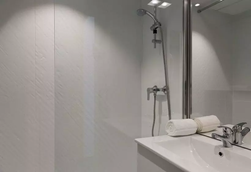 Отель The Originals City, Hôtel Agora, Nantes Ouest