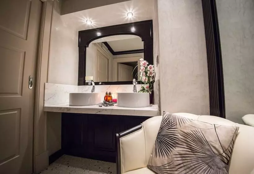 Victoria Hotel Letterario