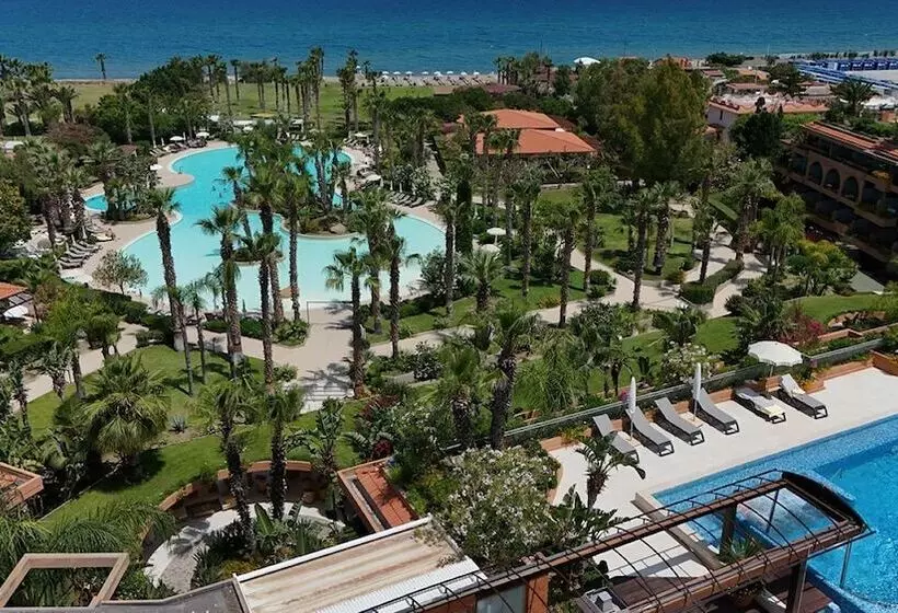 Acacia Resort