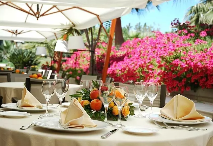 Acacia Resort