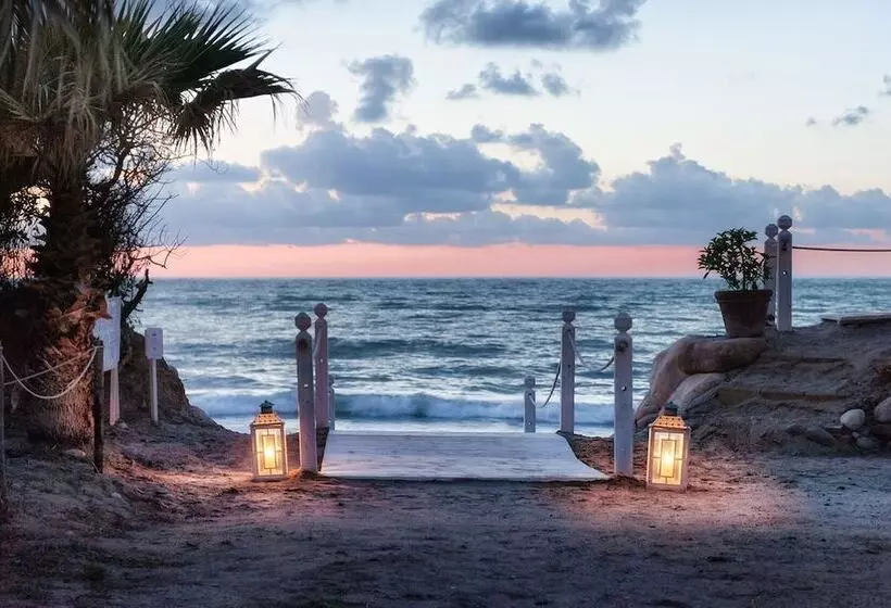 Acacia Resort