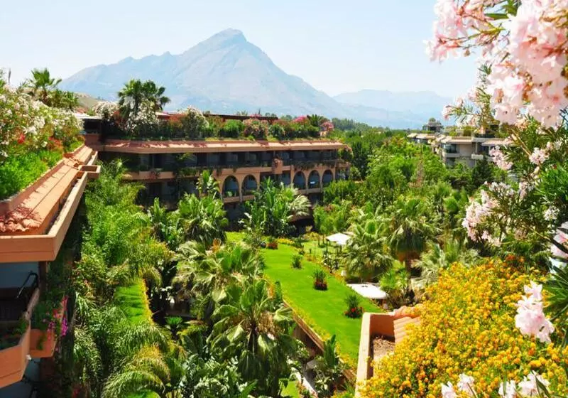 Acacia Resort Parco dei Leoni