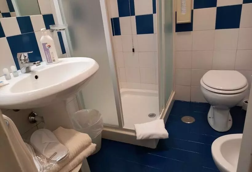 تختخواب و صبحانه Tourist House