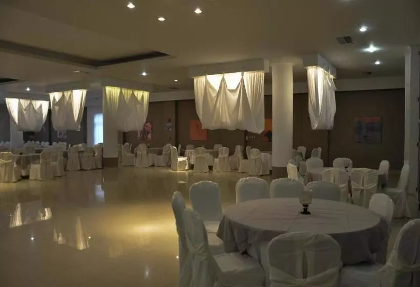 Отель Arta Palace