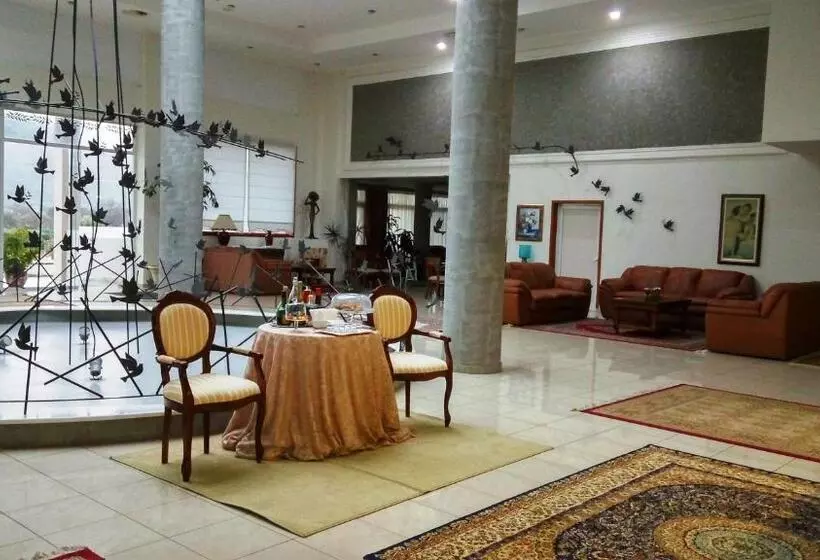 Отель Arta Palace