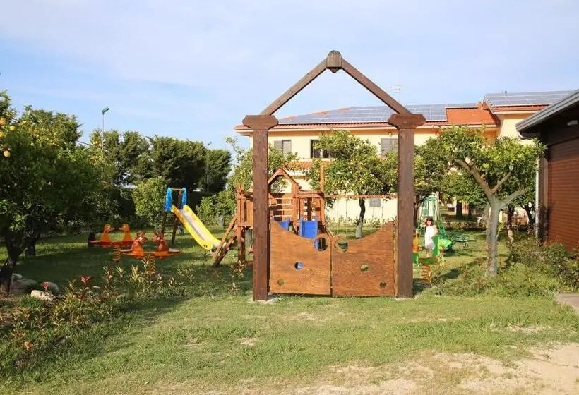 هتل Club Esse Aquilia Beach Village