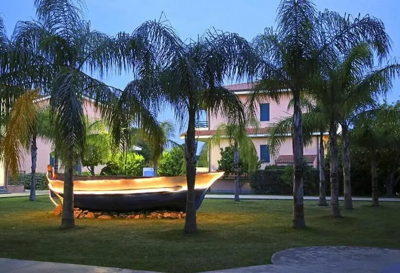 هتل Club Esse Aquilia Beach Village