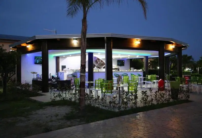 هتل Club Esse Aquilia Beach Village
