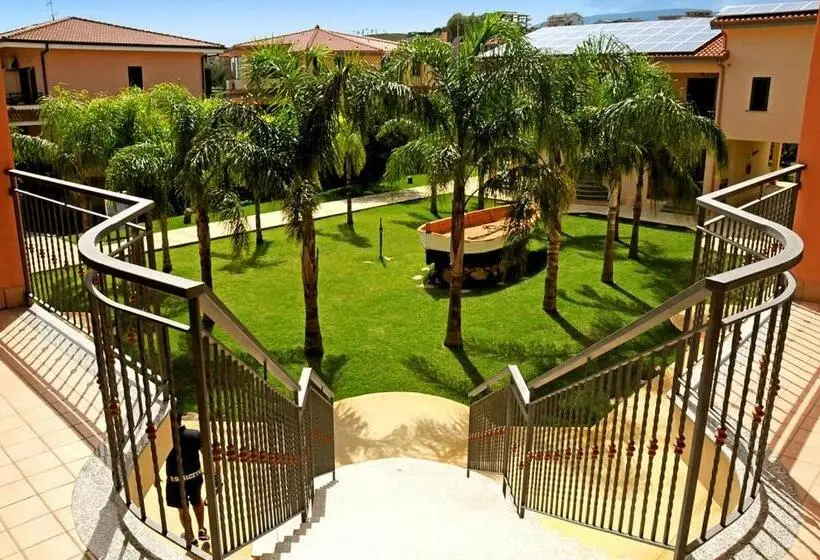 هتل Club Esse Aquilia Beach Village