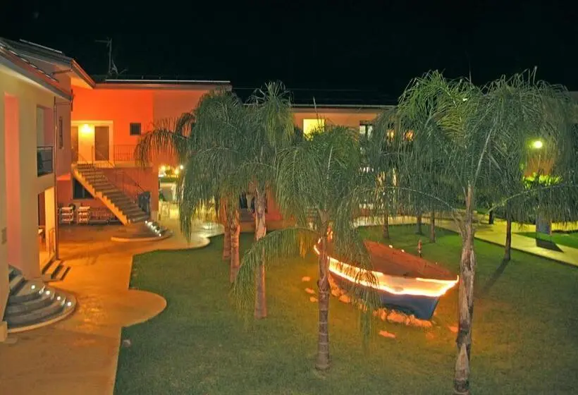 هتل Club Esse Aquilia Beach Village