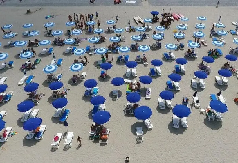 هتل Club Esse Aquilia Beach Village