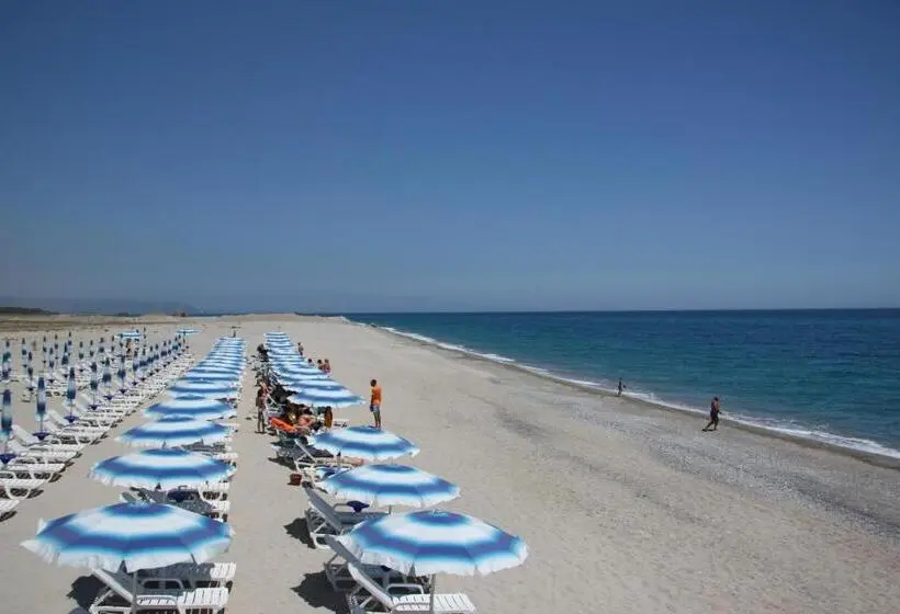 هتل Club Esse Aquilia Beach Village