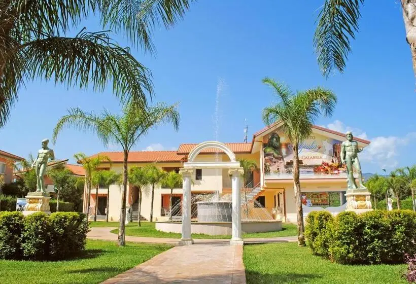 هتل Club Esse Aquilia Beach Village