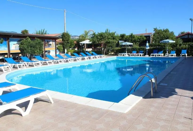 هتل Club Esse Aquilia Beach Village