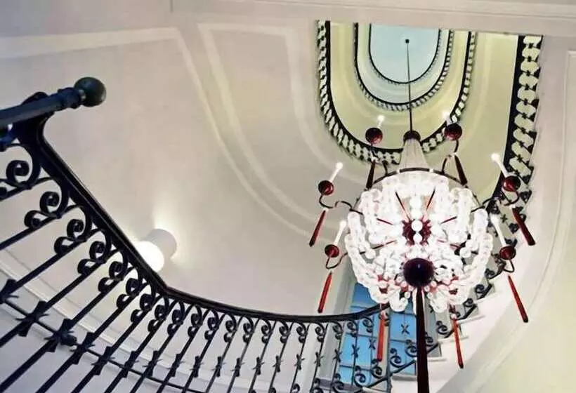 هتل Albergo Palazzo Decumani