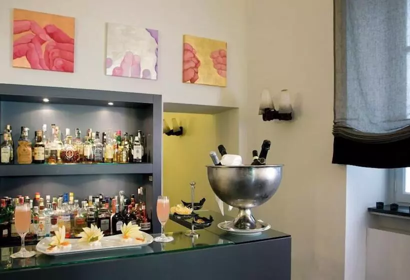 هتل Albergo Palazzo Decumani