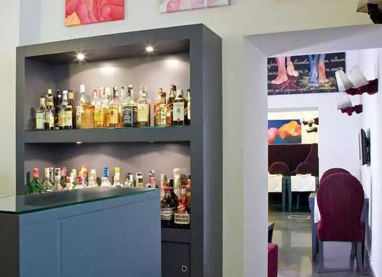 هتل Albergo Palazzo Decumani