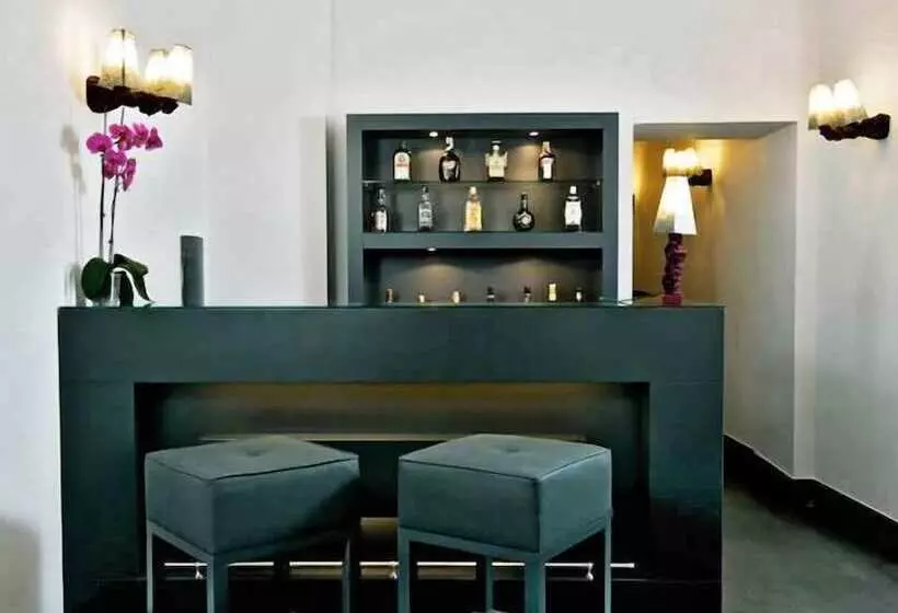 هتل Albergo Palazzo Decumani