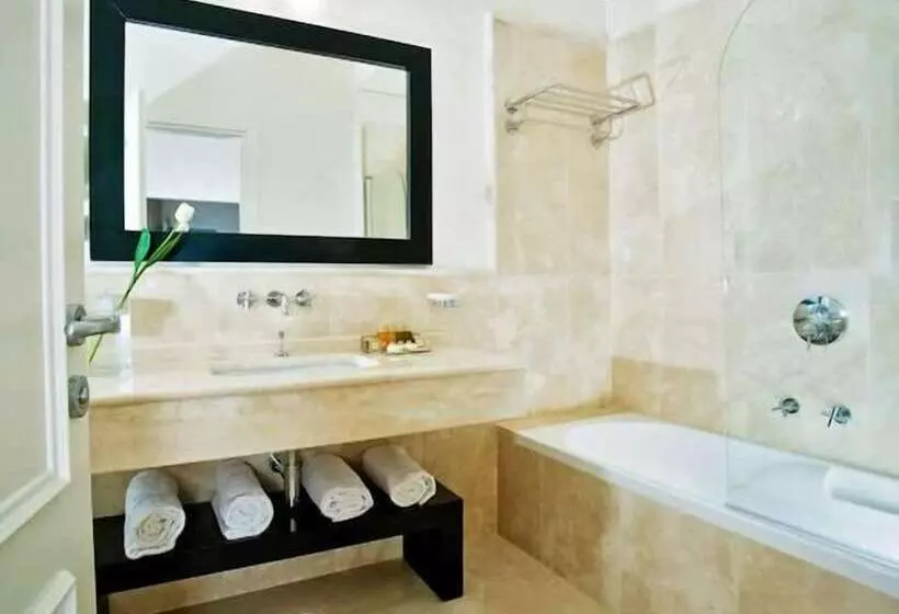 هتل Albergo Palazzo Decumani