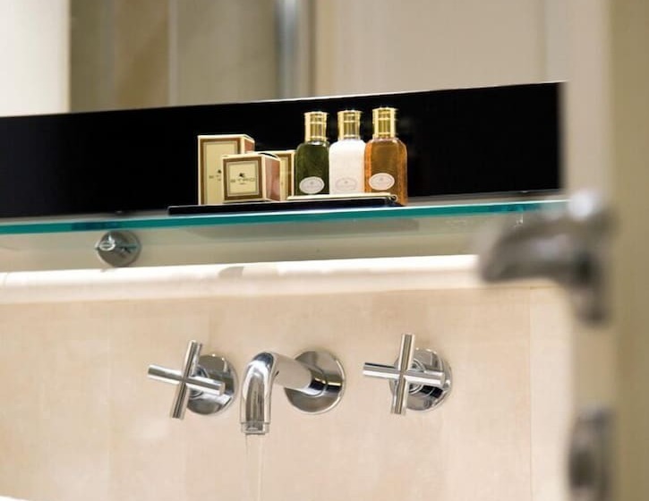 هتل Albergo Palazzo Decumani