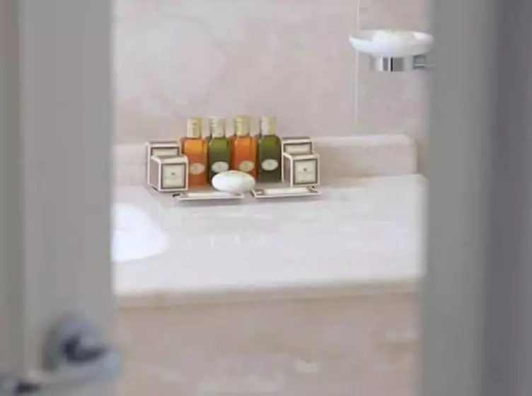 هتل Albergo Palazzo Decumani