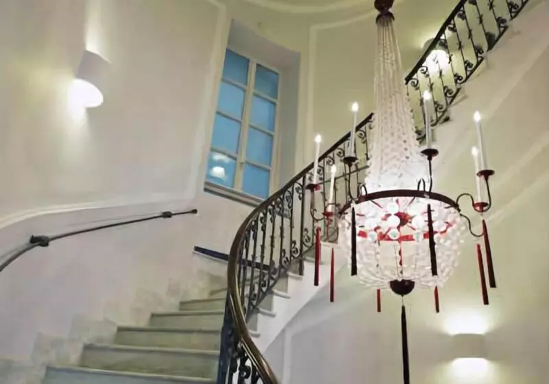 هتل Albergo Palazzo Decumani