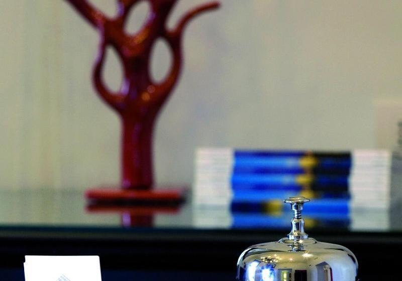 هتل Albergo Palazzo Decumani