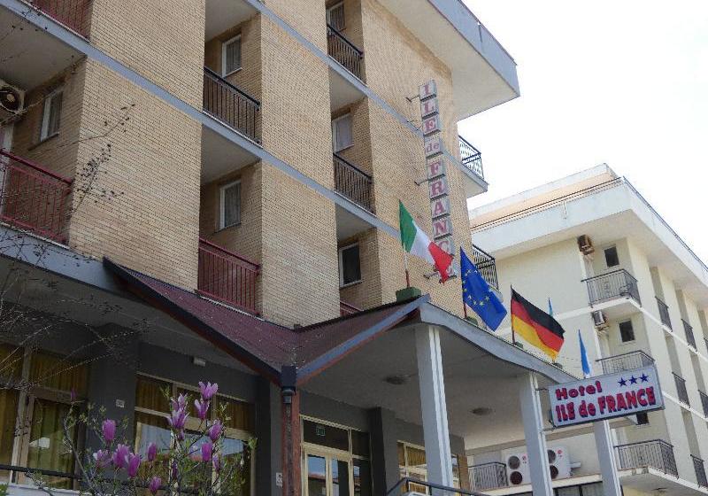 בית מלון כפרי Ile De France Cesenatico