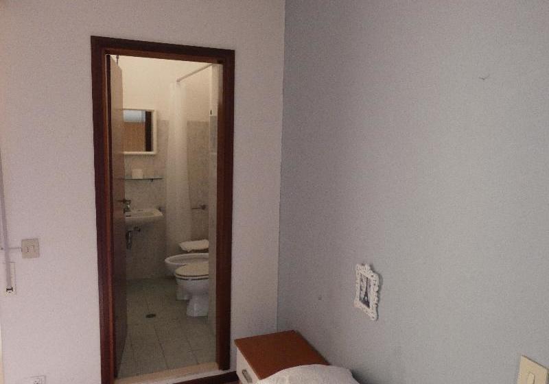 בית מלון כפרי Ile De France Cesenatico