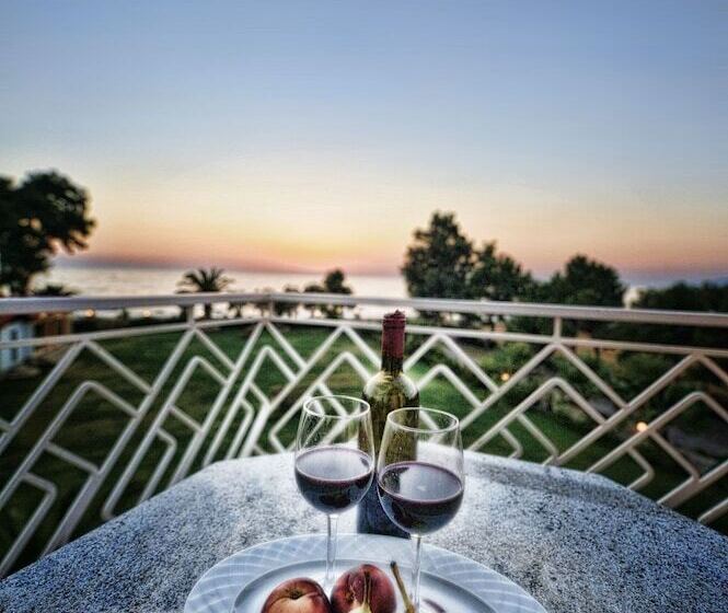 فندق Irida Beach Resort Suites