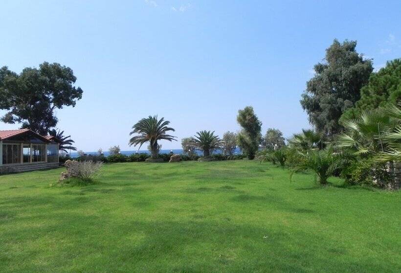 فندق Irida Beach Resort Suites