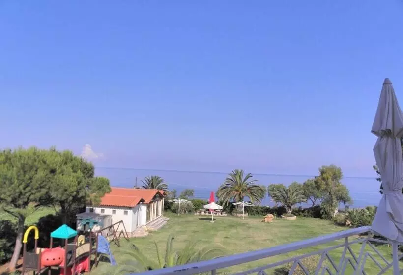 בית מלון כפרי Irida Beach Resort Suites