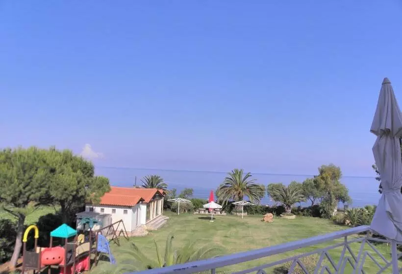 בית מלון כפרי Irida Beach Resort Suites