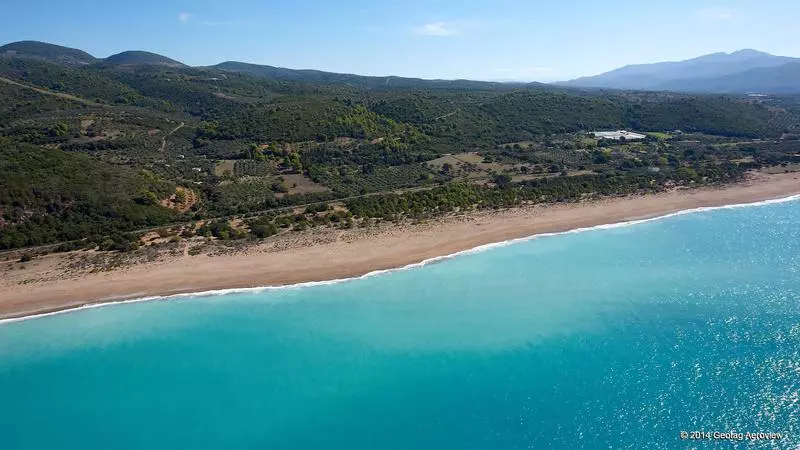 בית מלון כפרי Irida Beach Resort Suites