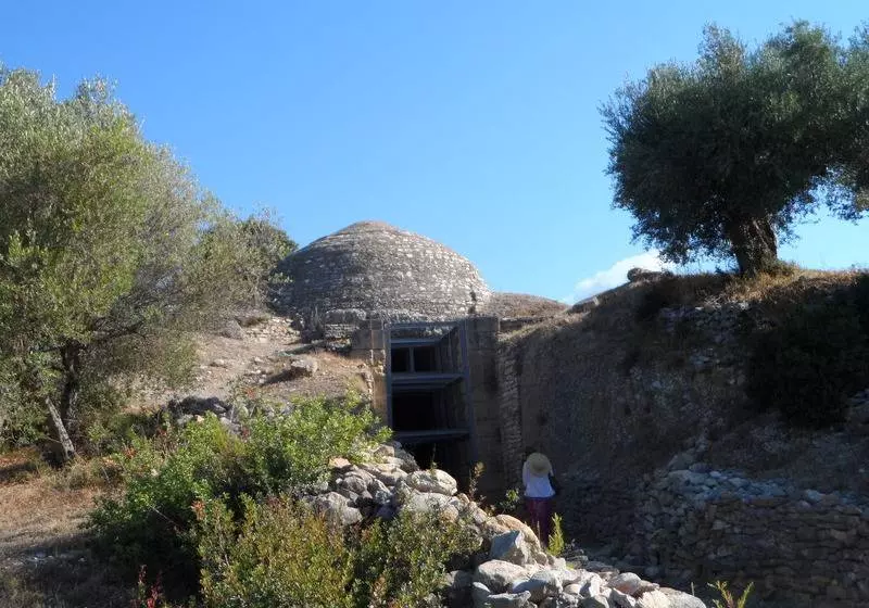 בית מלון כפרי Irida Beach Resort Suites