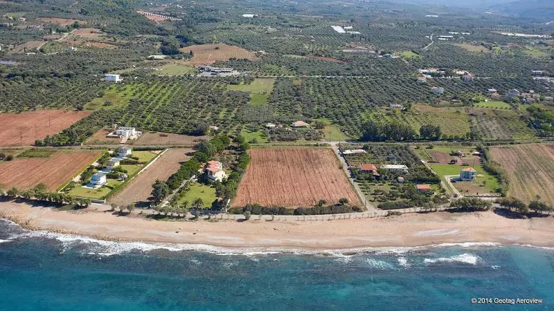 בית מלון כפרי Irida Beach Resort Suites