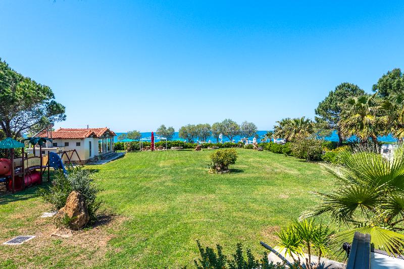 فندق Irida Beach Resort Suites