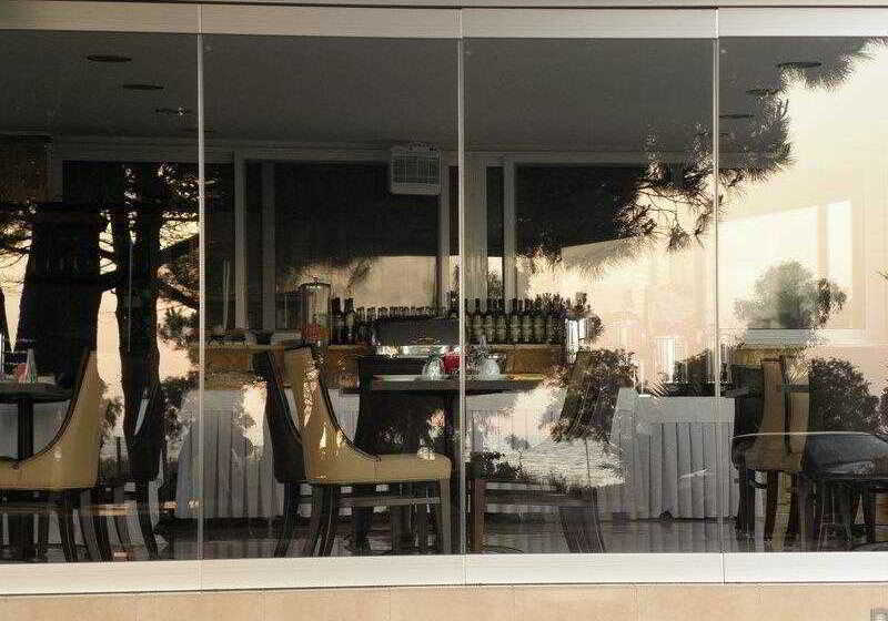 فندق Irida Beach Resort Suites