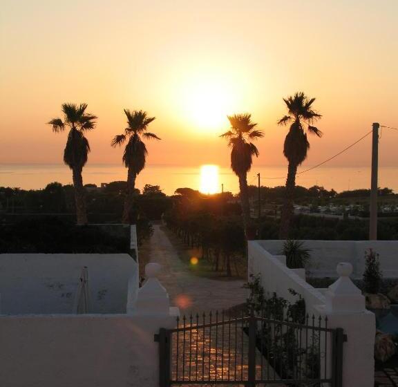 هتل Masseria Fortificata Donnaloia