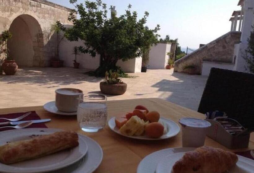 هتل Masseria Fortificata Donnaloia